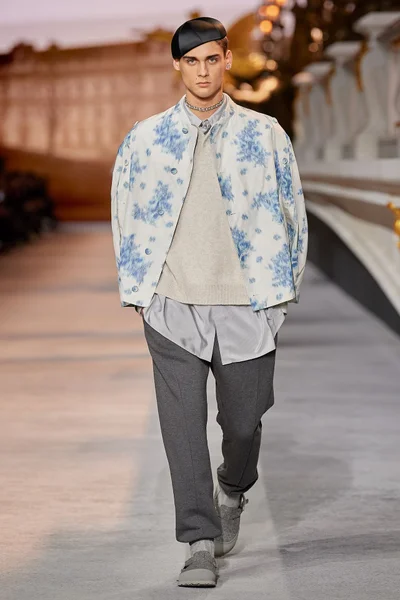 Look 44